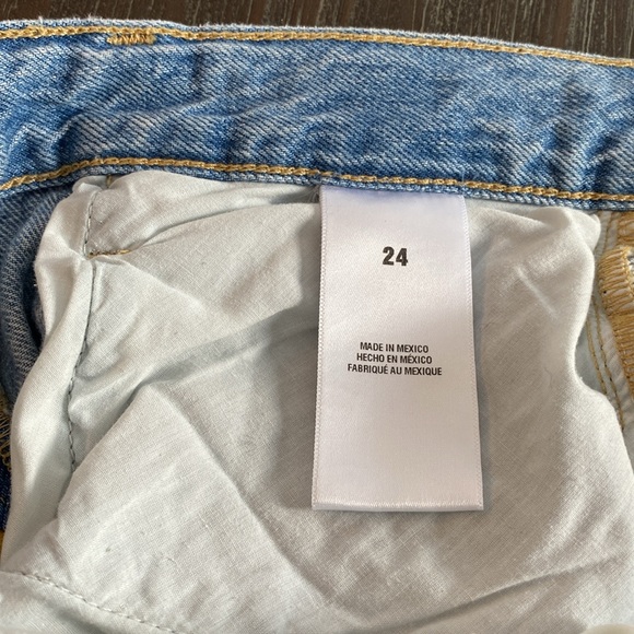 Favourite Daughter ladies denim in size 24 with button fly and high rise. - Picture 6 of 13